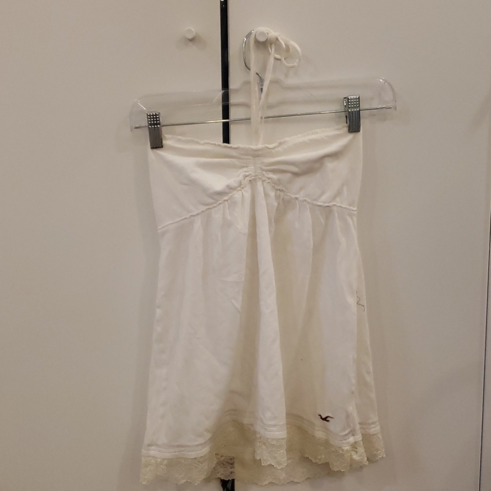 HOLLISTER WHITE HALTER TOP WITH LACE TRIM, SIZE L